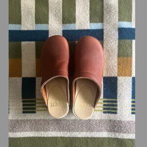 Sven Low Heel Clogs